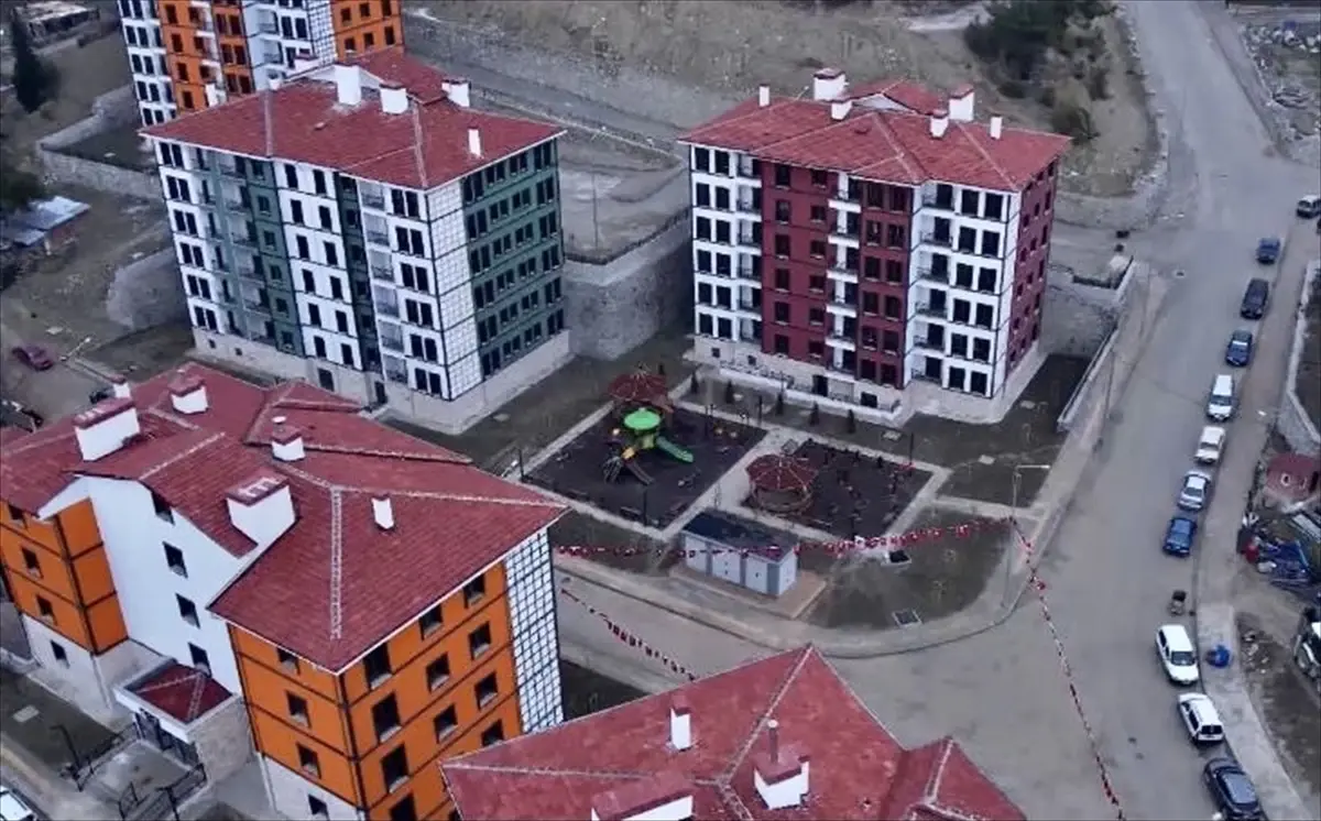 Sinop Durağan'da inşa edilen TOKİ konutları, hak sahiplerine teslim edildi.