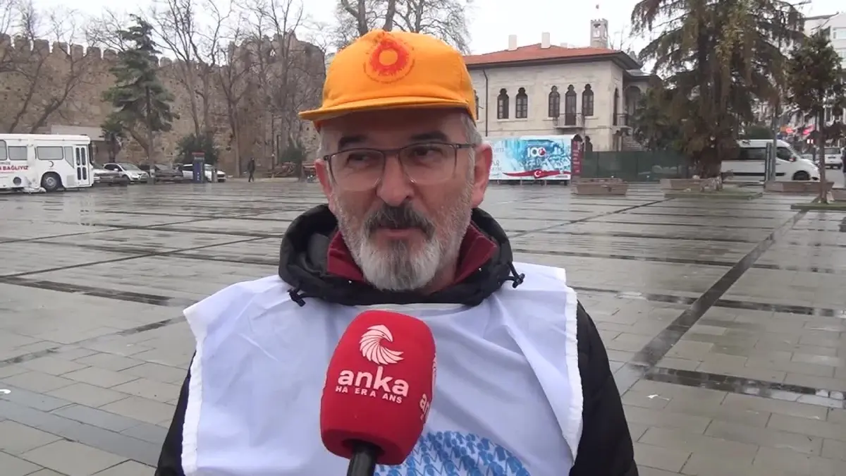 Sinop'ta kamu emekçileri ve emekliler, yaşam standartlarını etkileyen zamları protesto