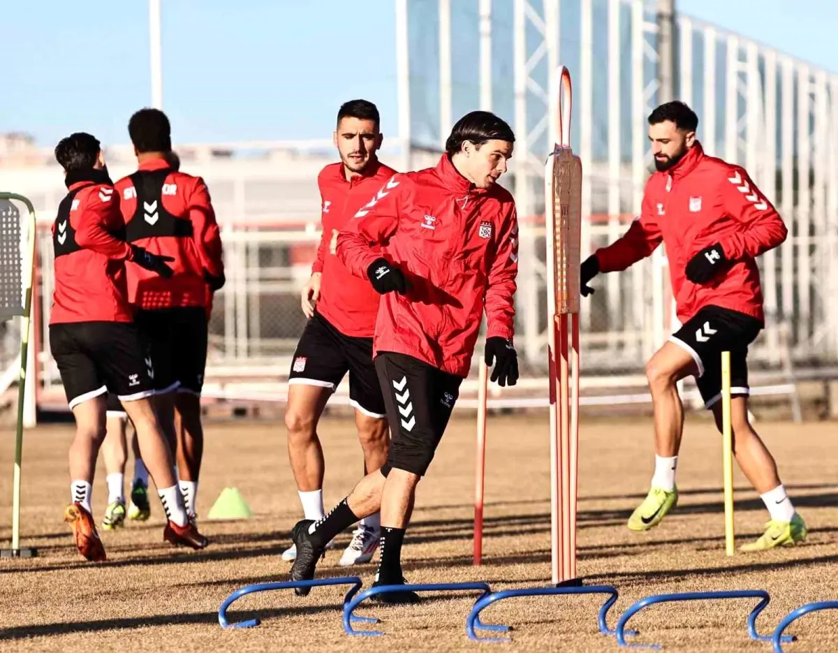 Sivasspor, Eyüpspor ile yapacağı maç için hazırlıklara başladı. Takımın antrenman