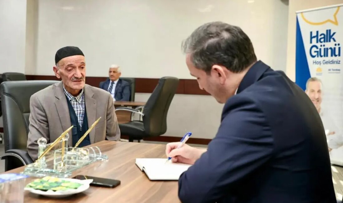 Sultanbeyli Belediye Başkanı Ali Tombaş'ın düzenlediği Halk Günü Programı ile