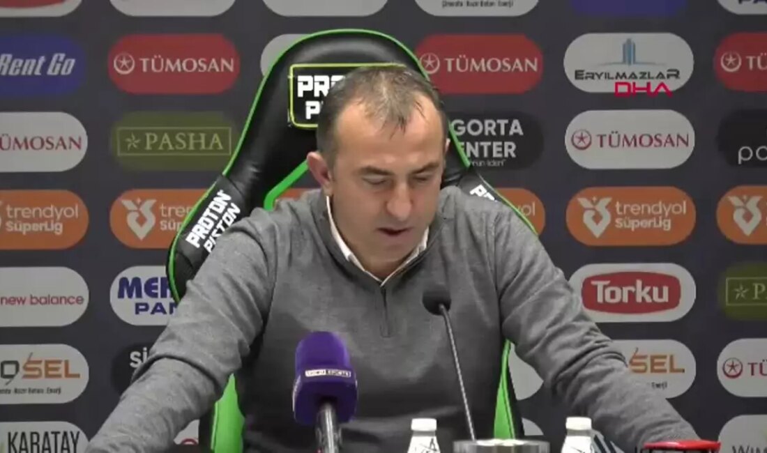 Süper Lig'de Konyaspor ve Fenerbahçe arasındaki maç sonrası teknik direktörlerin