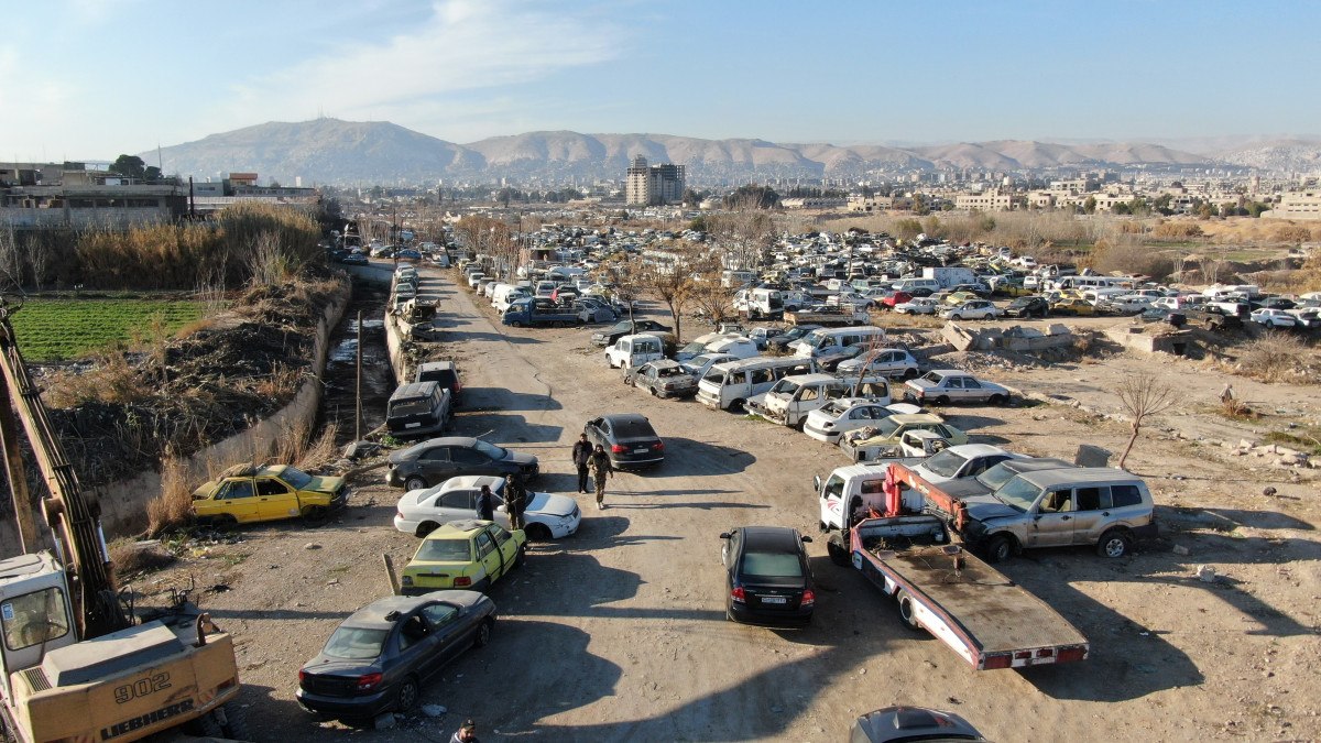 Suriye İç Savaşı ve Rejim Askerlerinin Araçlara El Koyması