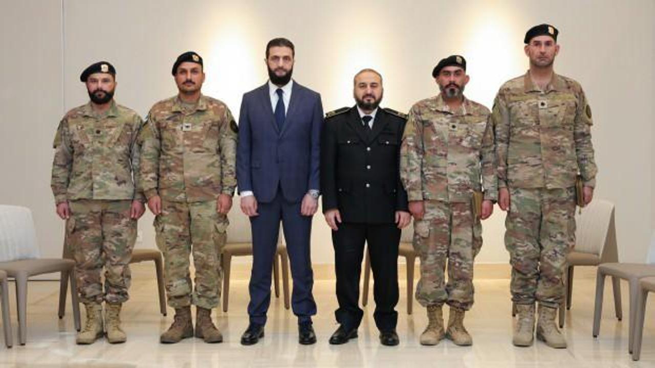 Suriye'de silahlı grupların feshi ve yeni ordunun kurulumu üzerine kapsamlı