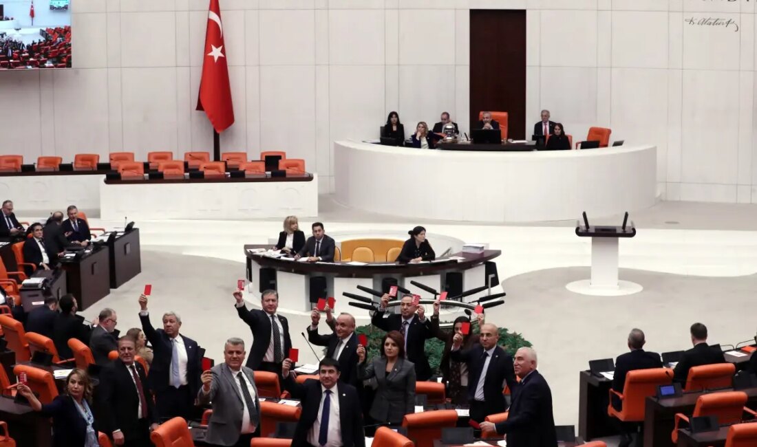 TBMM Genel Kurulu'nda ekonomi ve eğitim konularında yapılan tartışmalar, ülkemizin