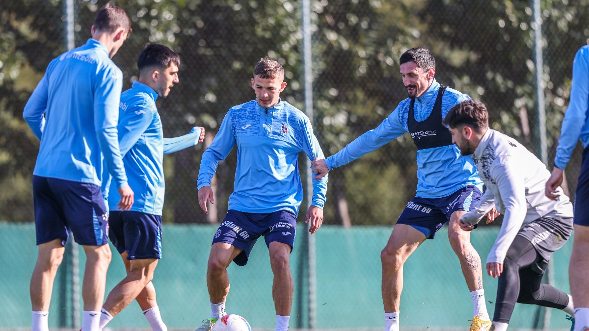 Trabzonspor, Süper Lig'deki önemli mücadele için Kayseri'ye gidiyor. Takımın hedefi
