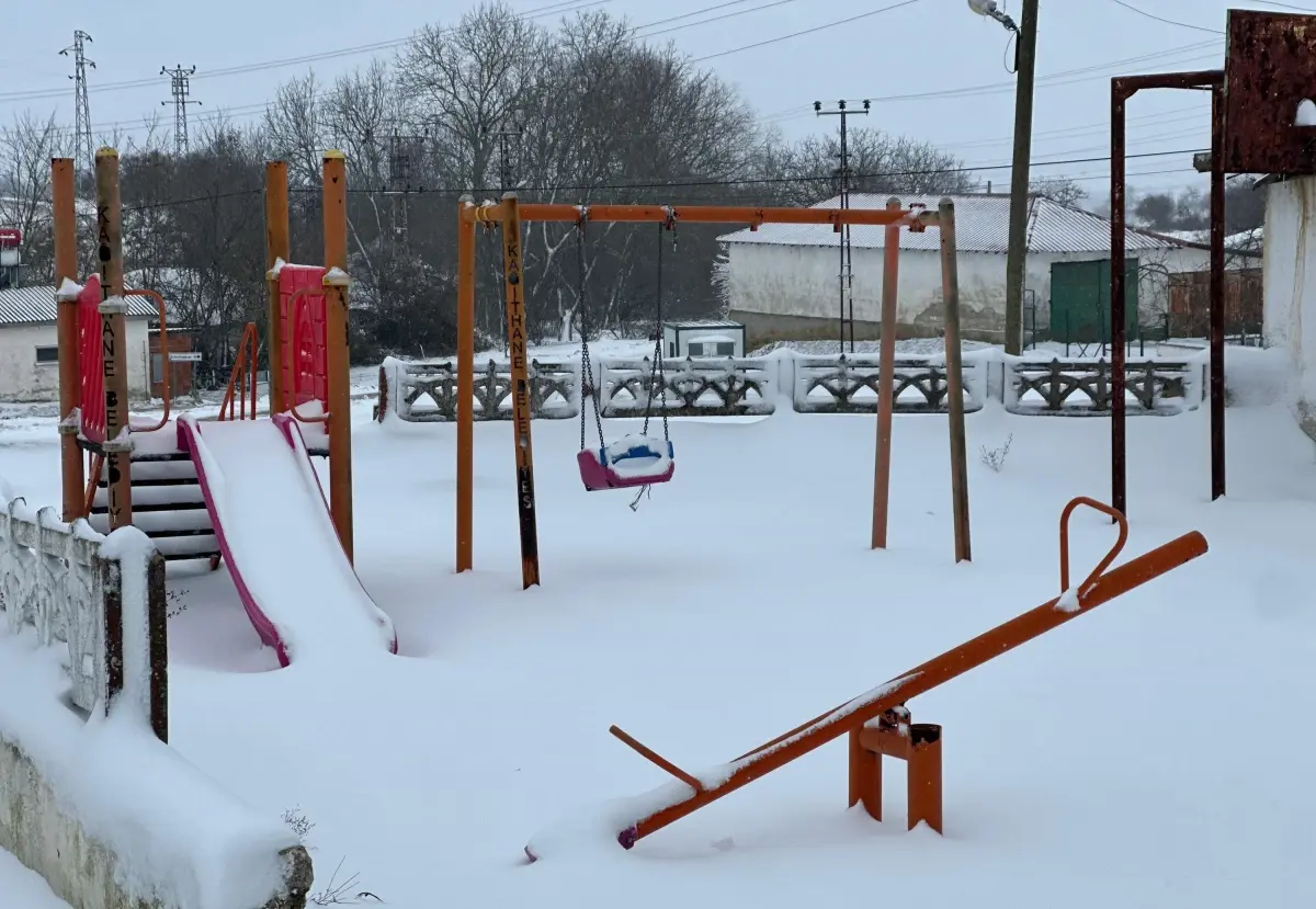 Trakya'da kar yağışı etkisini sürdürüyor. Bölgedeki hava durumu ve kar