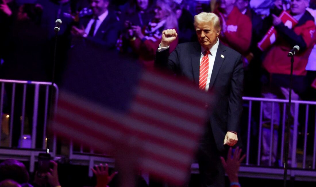 Trump, destekçileriyle bir araya geldiği buluşmada, sınır güvenliği konusundaki politikalarını