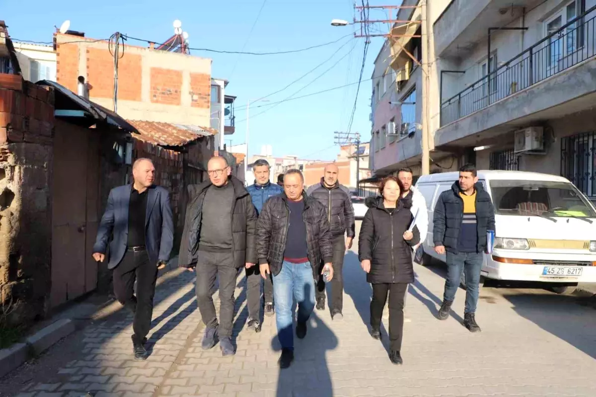 Turgutlu Belediye Başkanı Çetin Akın, Fen İşleri Şantiyesi'nde yaptığı incelemelerle