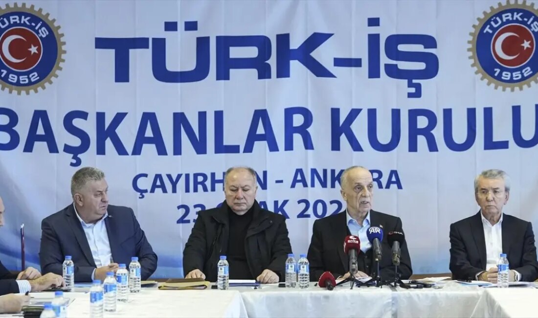 TÜRK-İŞ Genel Başkanı Ergün Atalay, özelleştirmelere ilişkin kritik açıklamalarda bulundu.