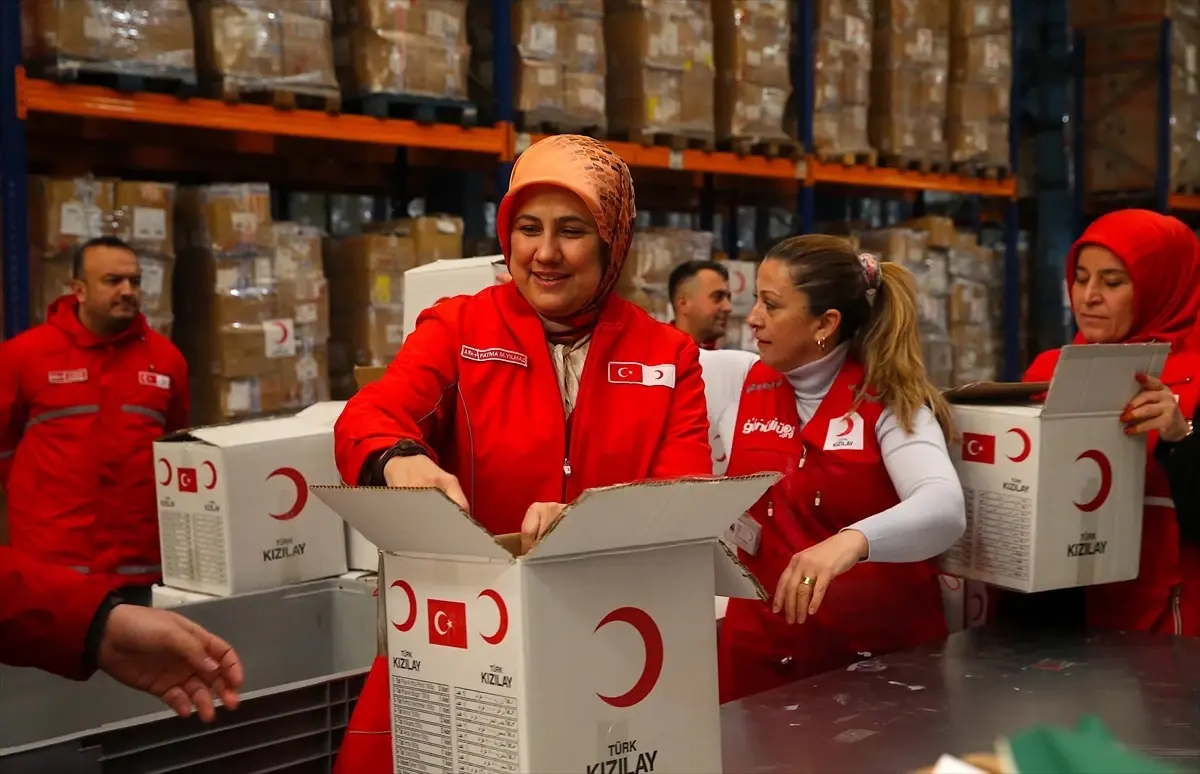 Türk Kızılay Genel Başkanı Fatma Meriç Yılmaz, deprem bölgesine yönelik