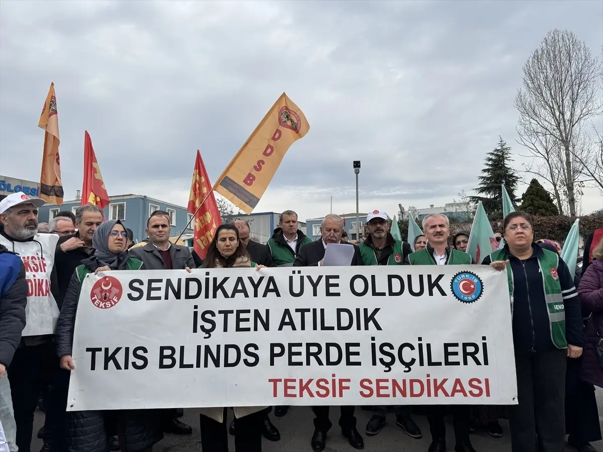 Tuzla'da tekstil işçileri, sendika üyelikleri için eylem düzenleyerek haklarını savundu.