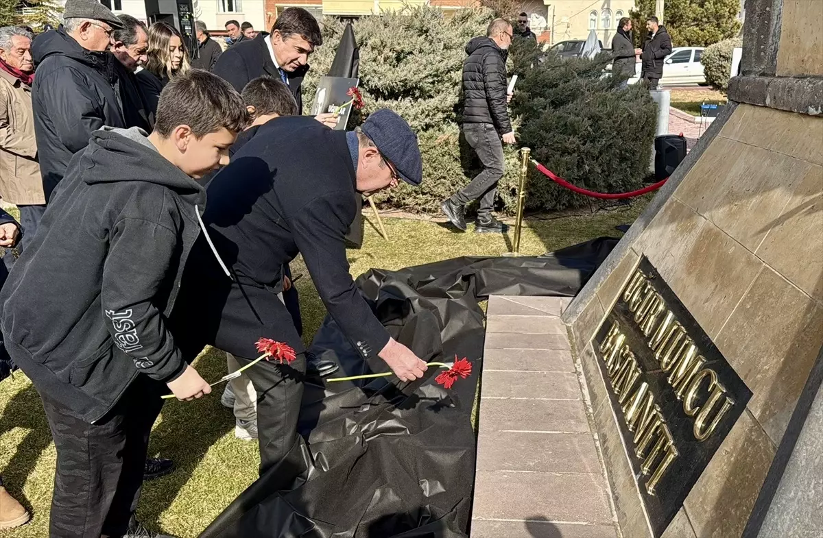 Uğur Mumcu, 32. yılında Kırşehir'de anıldı. Gazetecilik ve araştırmacılığı ile