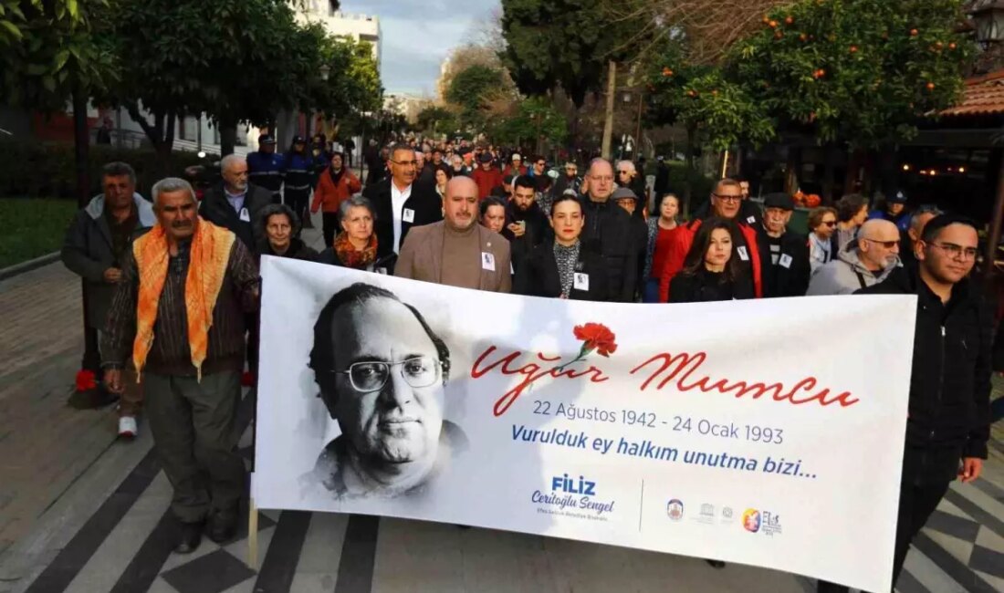 Uğur Mumcu, 32. yıl dönümünde Selçuk'ta anıldı. Gazetecilikteki cesareti ve