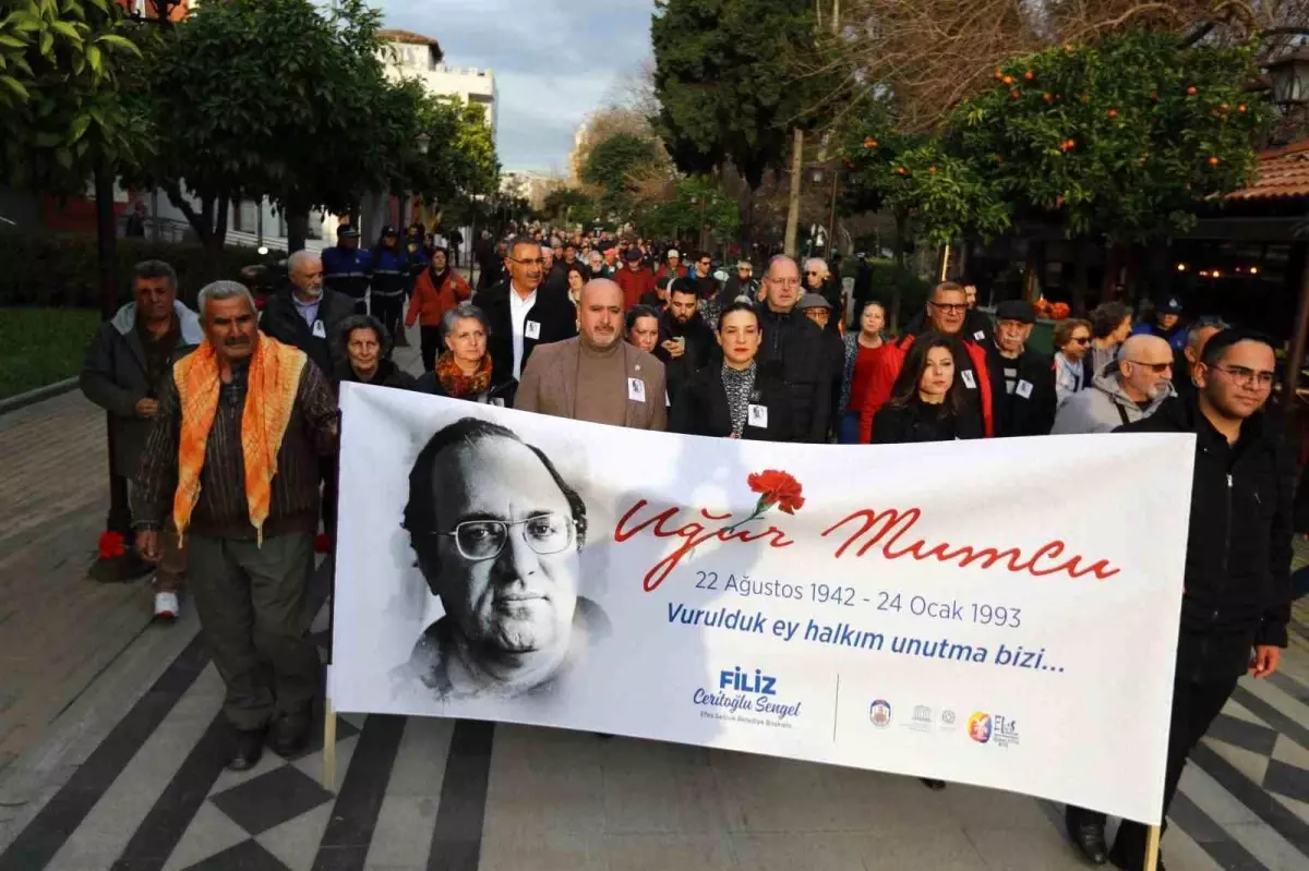 Uğur Mumcu, 32. yıl dönümünde Selçuk'ta anıldı. Gazetecilikteki cesareti ve