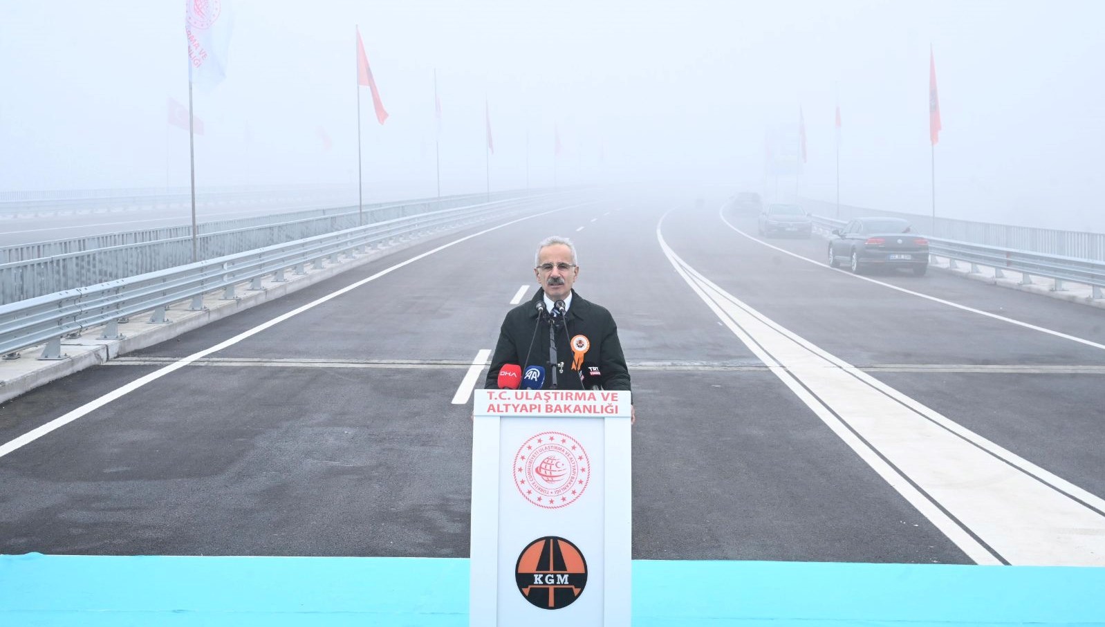 Ulaştırma ve Altyapı Bakanı Abdulkadir Uraloğlu, Edirne'de önemli açıklamalarda bulundu.