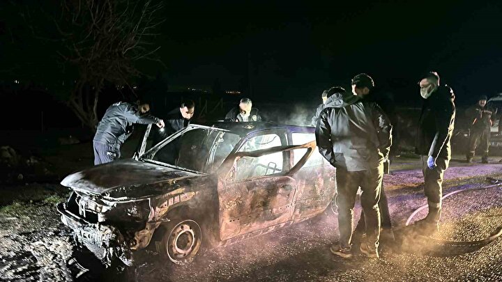 Uşak'ta Korkunç Olay: Yanmış Araçta Kimliği Belirsiz Ceset Bulundu