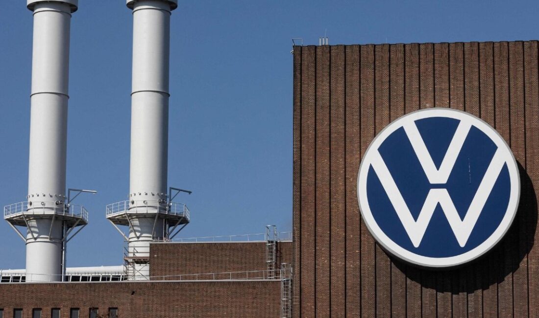 Volkswagen CEO'su Oliver Blume, Çin ile stratejik yatırım görüşmelerini sürdürüyor.