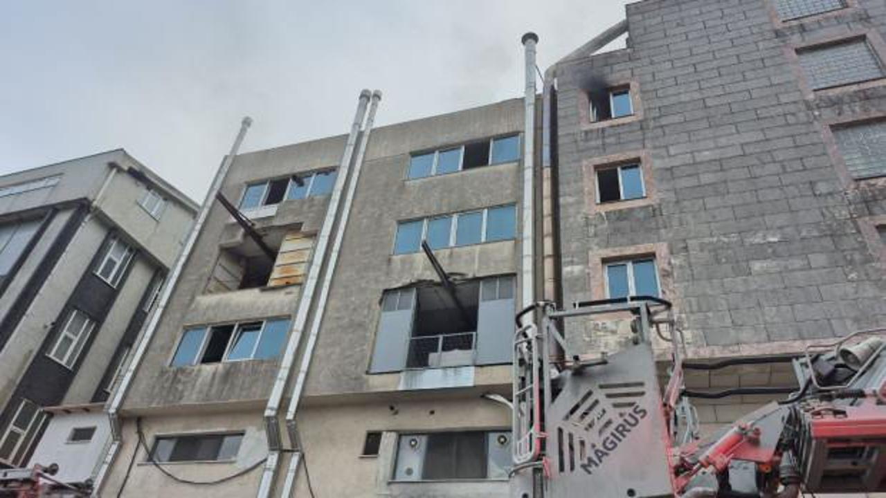 Yakuplu Mahallesi'nde bulunan 5 katlı iş merkezinde meydana gelen yangın,