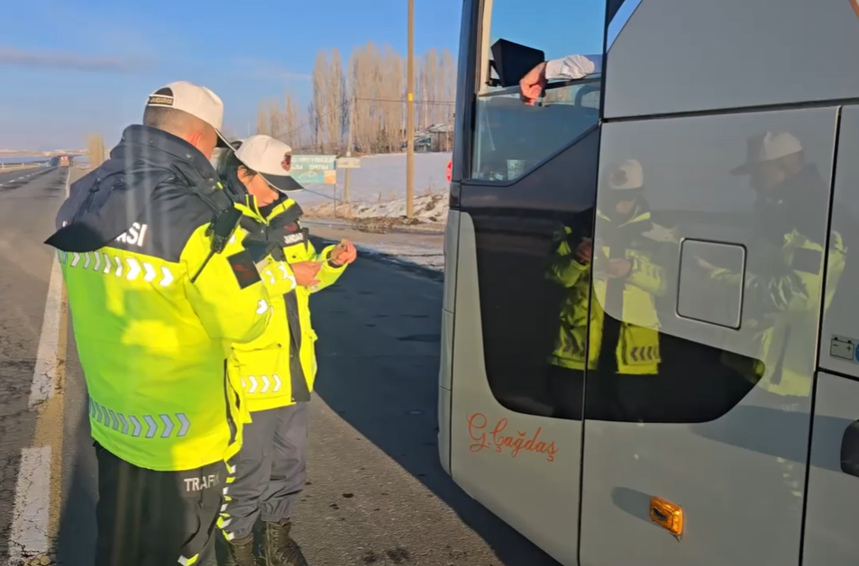 İçişleri Bakanı Ali Yerlikaya, Emniyet ve Jandarma Trafik ekipleri tarafından