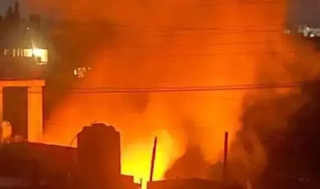 Yemen'de bir akaryakıt istasyonunda patlama meydana geldi. Patlamada en az