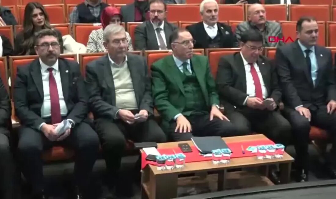 Türkiye'nin sivil anayasa yolculuğunu ve yeni anayasa ihtiyacını ele alan