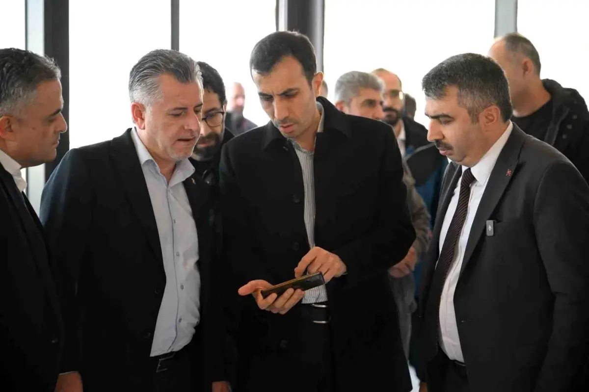 Yıldırım Belediye Başkanı Oktay Yılmaz, Selçukbey Mahallesi'ni ziyaret ederek bölge