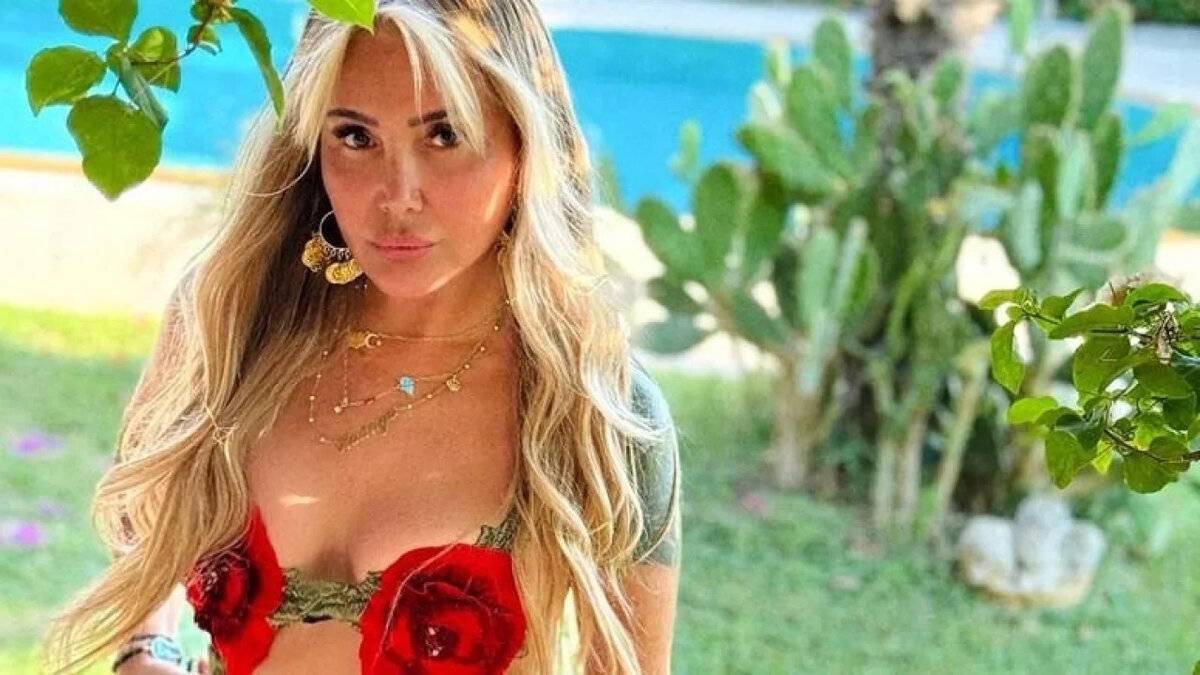 Uzun yıllardır sahneye damgasını vuran Yonca Evcimik, son açıklamalarıyla gündemi
