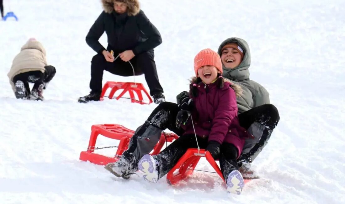Zigana Gümüşkayak Kayak Merkezi'nde sömestr tatilinizi unutulmaz kılın! Kayak, snowboard