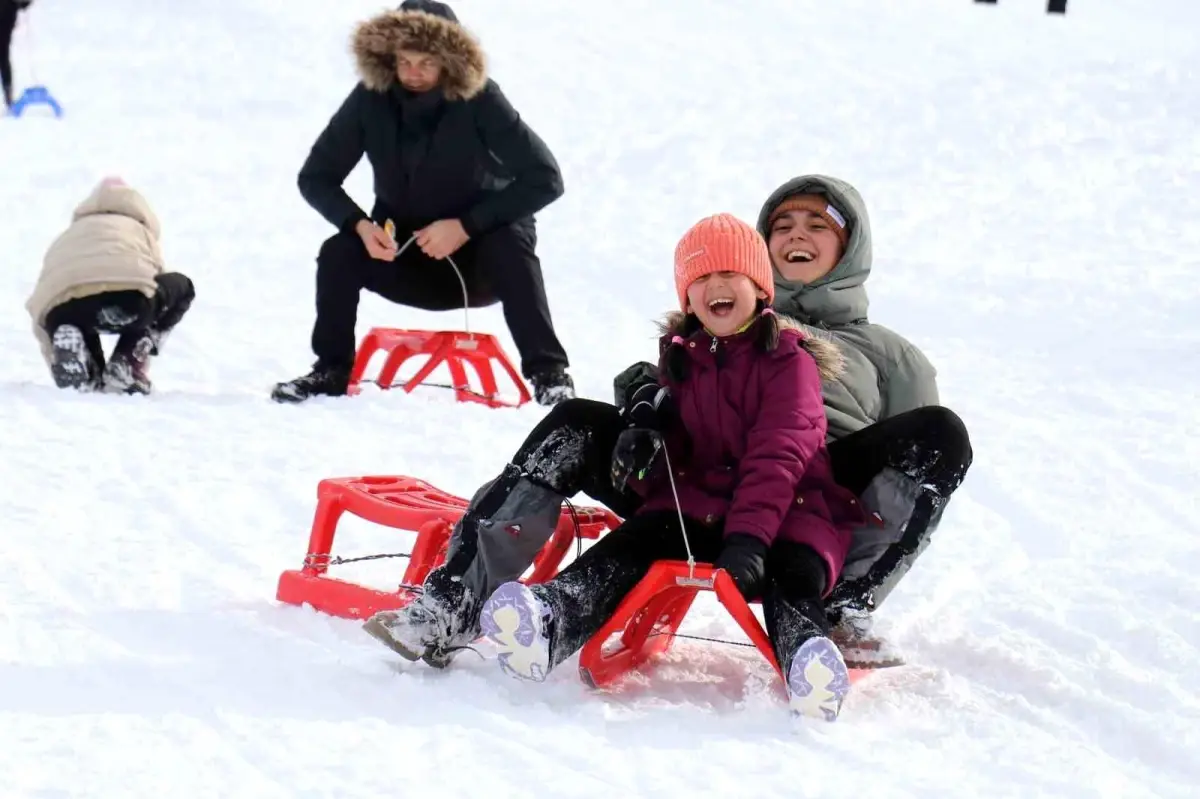 Zigana Gümüşkayak Kayak Merkezi'nde sömestr tatilinizi unutulmaz kılın! Kayak, snowboard