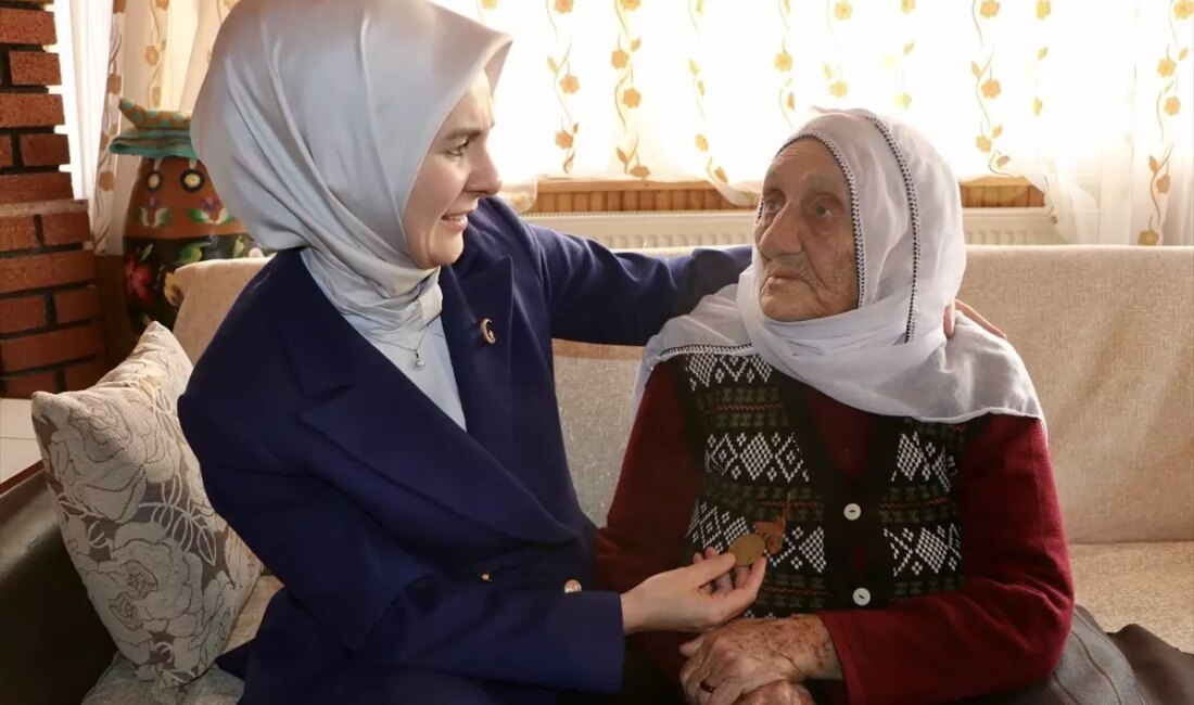 113 yaşındaki Güllü Doğan'a, Kaymakam Göktaş'tan anlamlı bir ziyaret gerçekleştirildi.