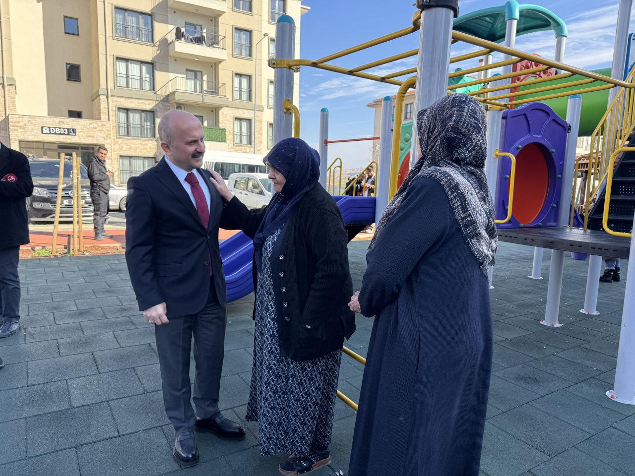 Yeni Evlerinde Mutlulukla Oturuyorlar