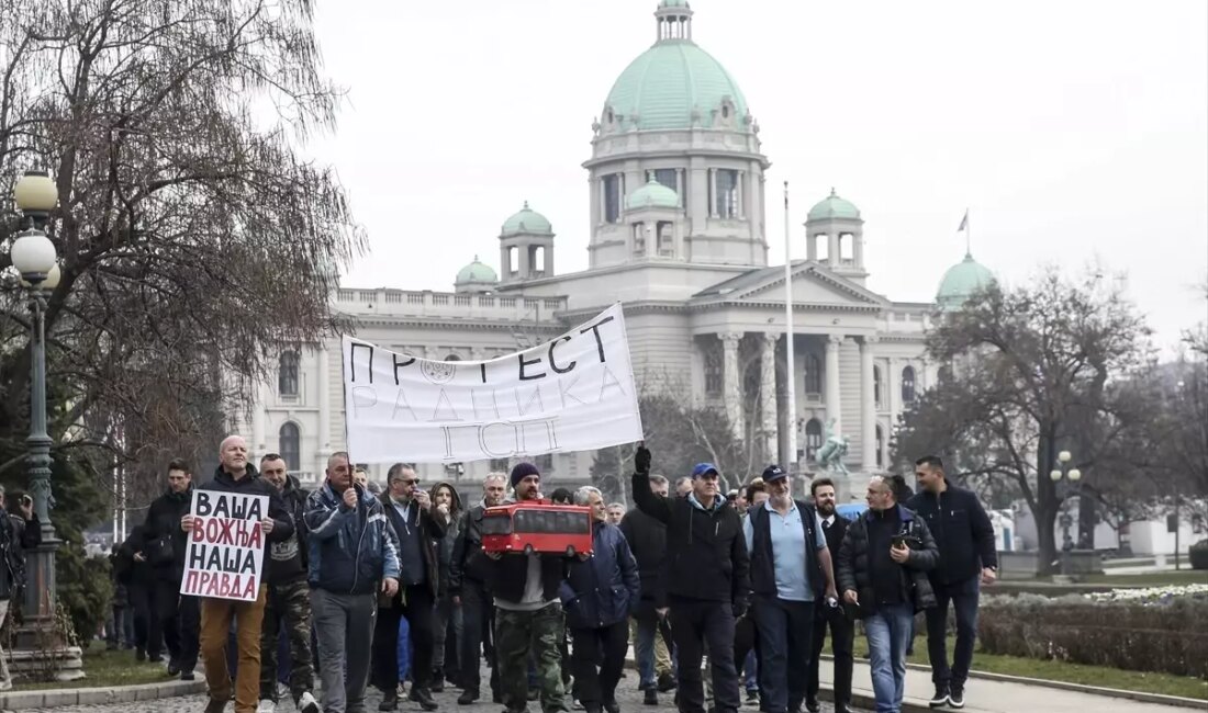 AB Komisyonu Üyesi Marta Kos, Sırbistan'a diyalog çağrısında bulunarak, bölgedeki