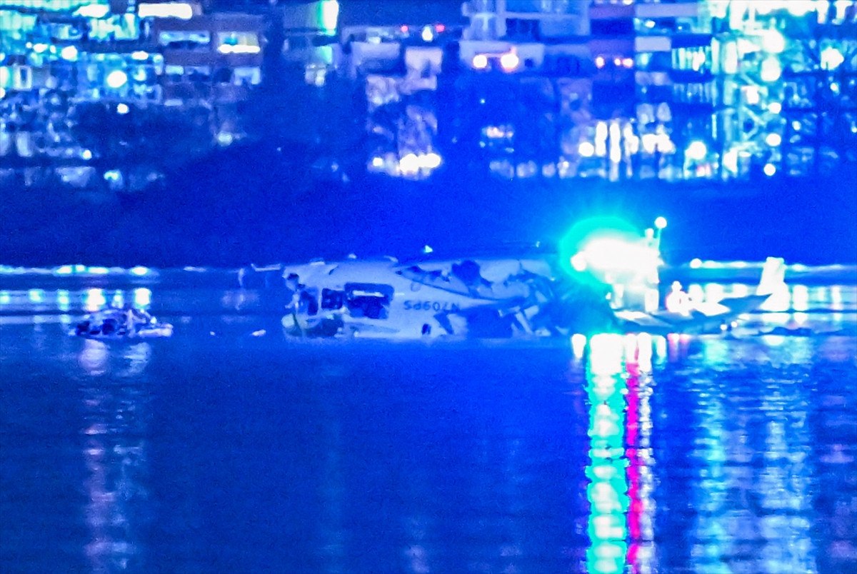 ABD'de Askeri Helikopterin Uçakla Çarpışması