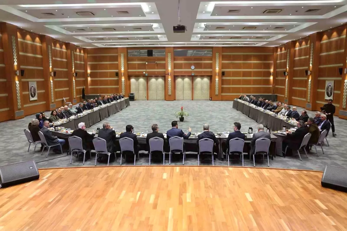 AK Parti İstanbul Vilayet Lideri Abdullah Özdemir, medya kuruluşları yöneticileriyle