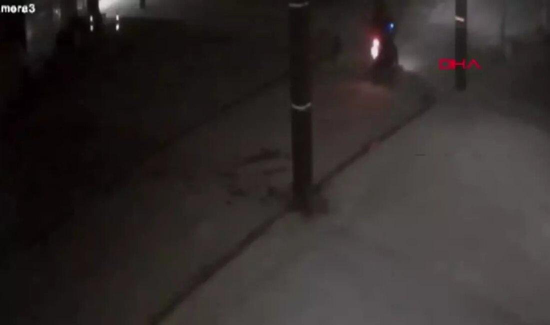 Adana'da, kendilerini 'Duygusuzlar Çetesi' olarak adlandıran 10 şüpheli, 3 esnaftan