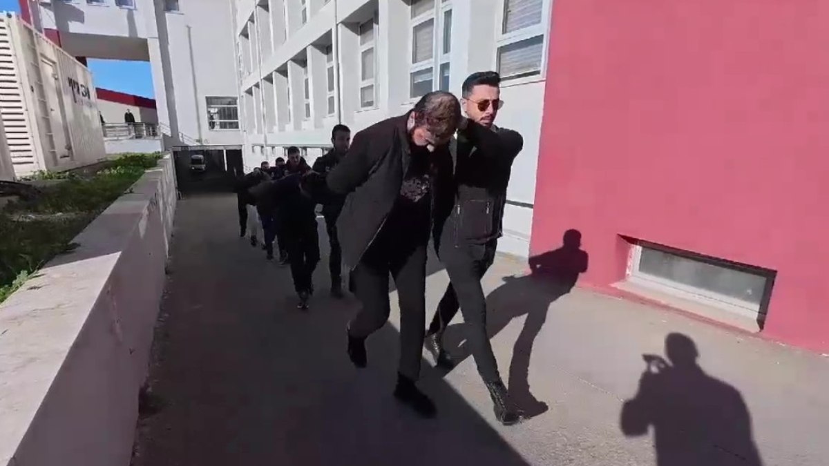 Oburlarının hesaplarını 15 bin TL'ye kiralayıp günlük 2 milyon TL