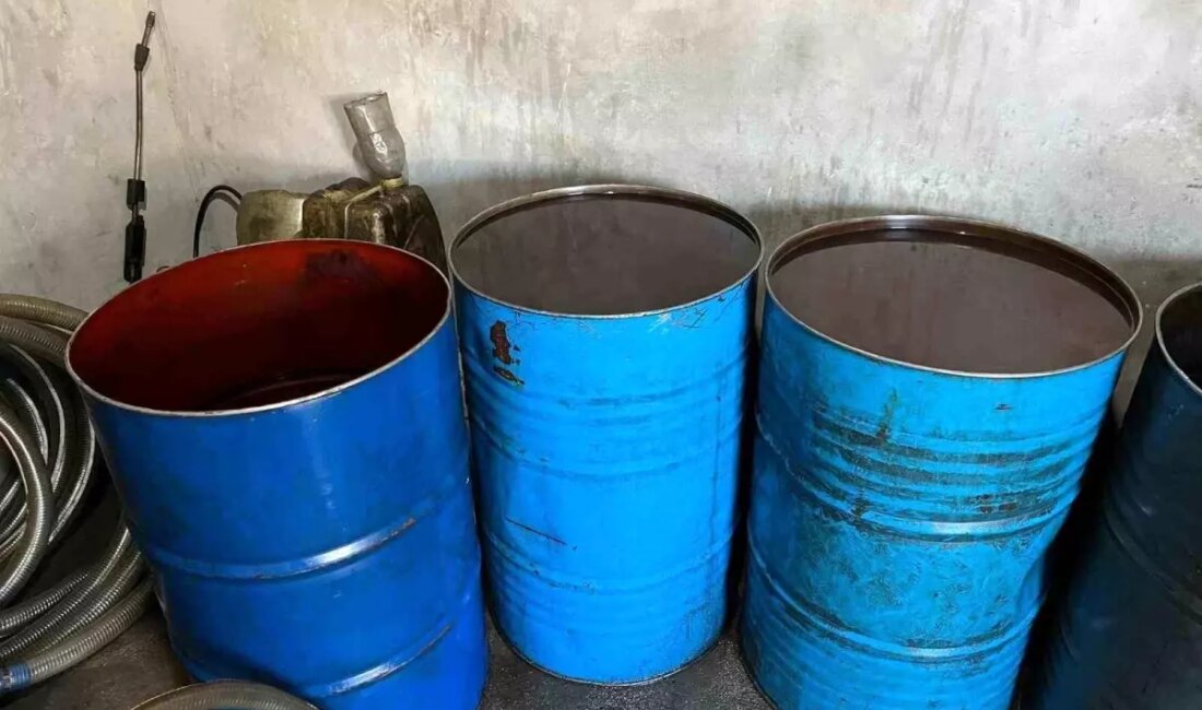 Adana'da düzenlenen kaçak akaryakıt operasyonunda, 1000 litre kaçak yakıt ele