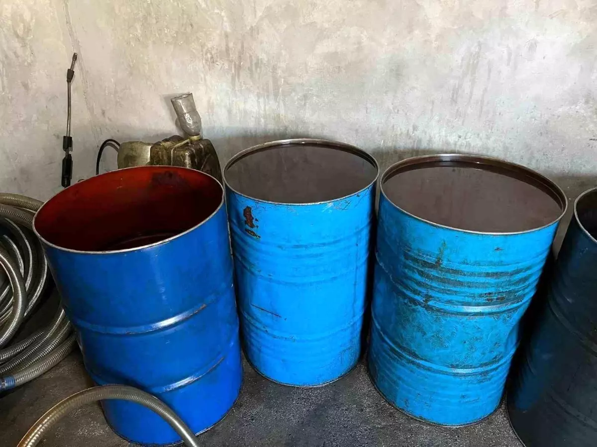 Adana'da düzenlenen kaçak akaryakıt operasyonunda, 1000 litre kaçak yakıt ele