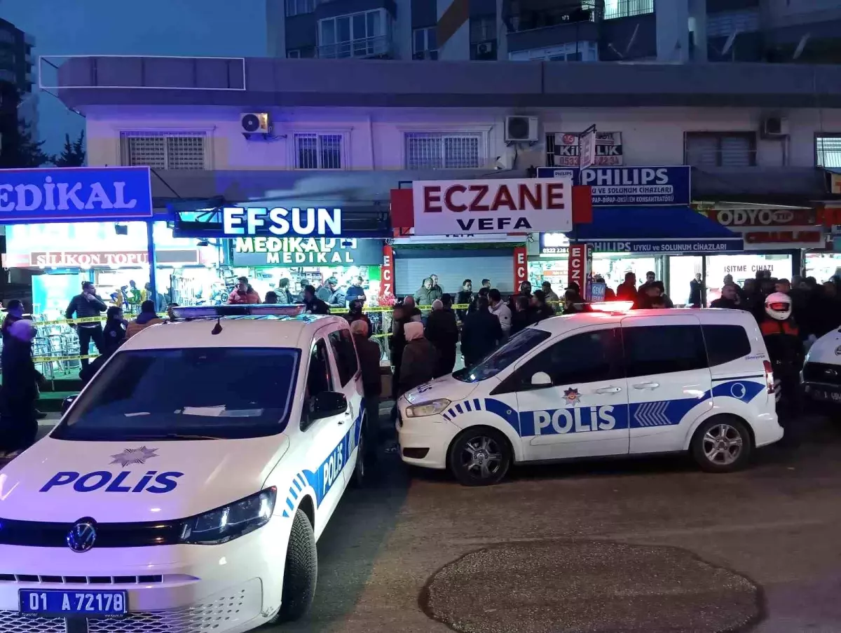 Adana'da meydana gelen silahlı saldırıda 3 kişi hayatını kaybetti. Olayın