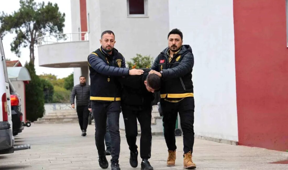 Adana'da gerçekleşen silahlı saldırıda üç kişi hayatını kaybetti. Olayın detayları,