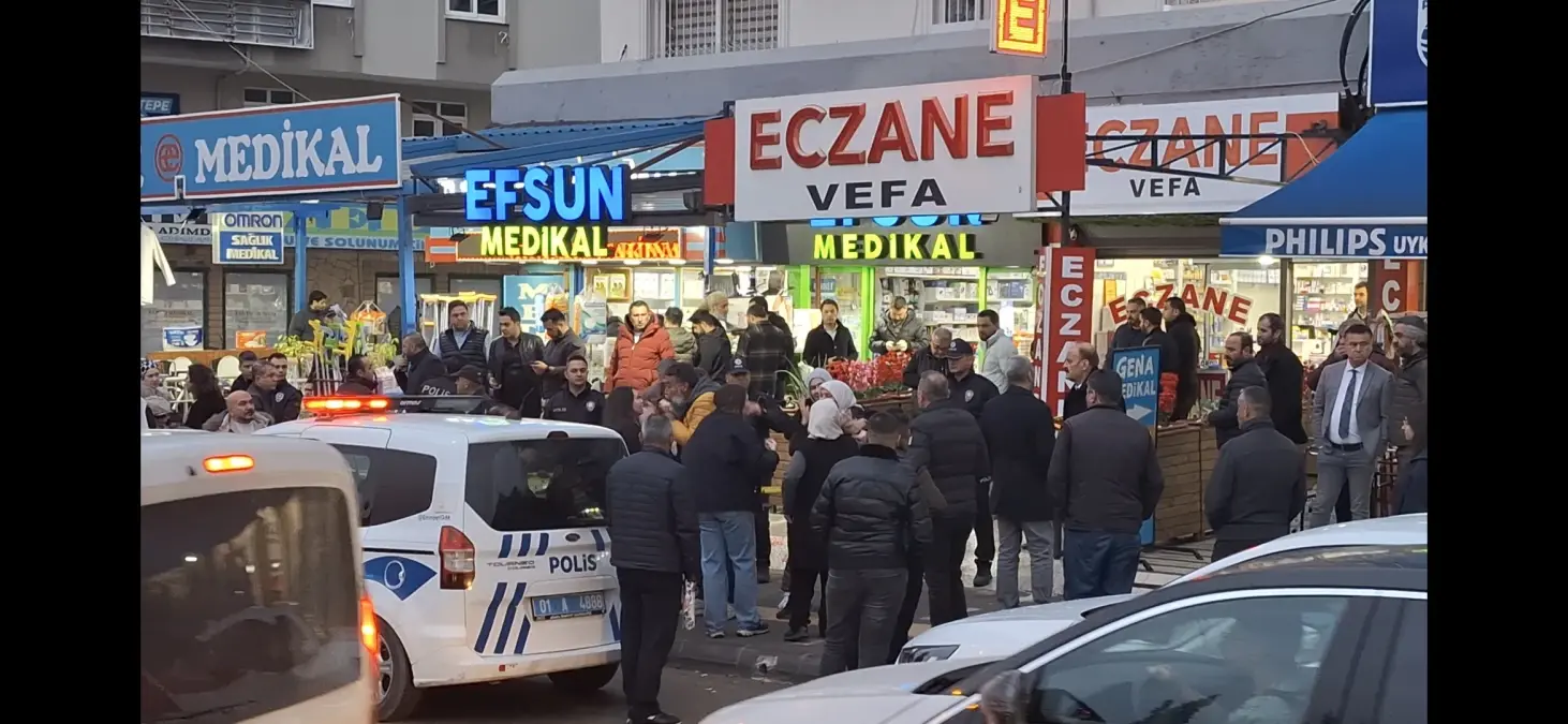 Adana'da gerçekleşen silahlı saldırıda üç kişi hayatını kaybetti. Olayın detayları,