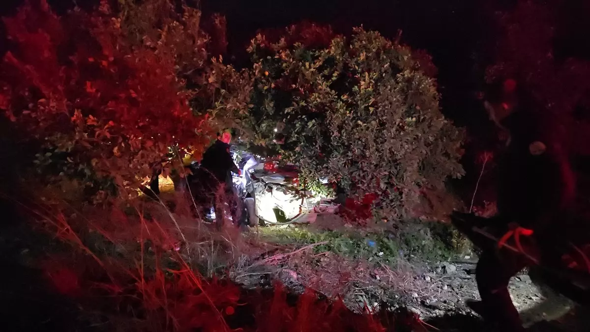 Adana'nın Kozan ilçesinde meydana gelen trafik kazasında 3 kişi yaralandı.