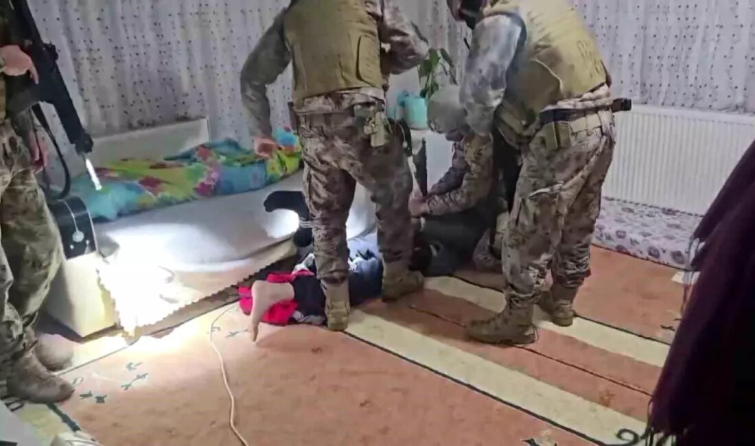 Adıyaman'da gerçekleştirilen şafak operasyonunda uyuşturucu tacirlerine yönelik önemli bir darbe
