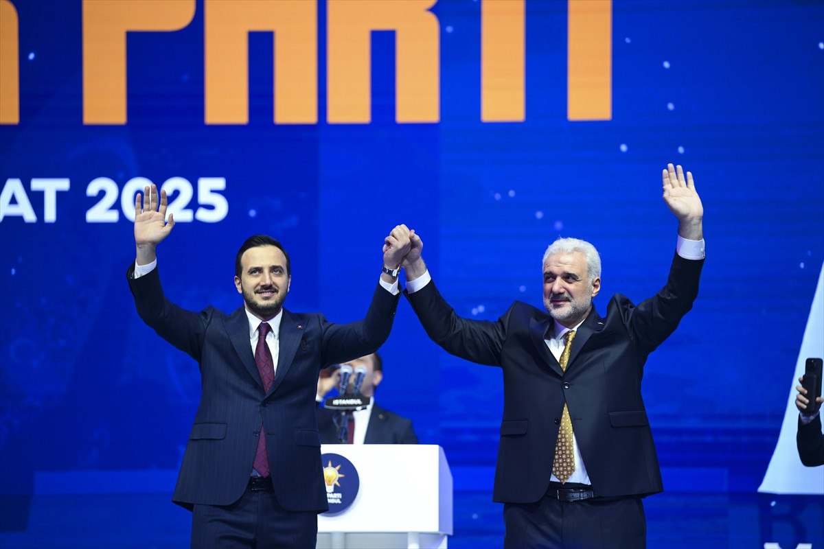 AK Parti İstanbul İl Başkanlığı'nda Bayrak Değişimi
