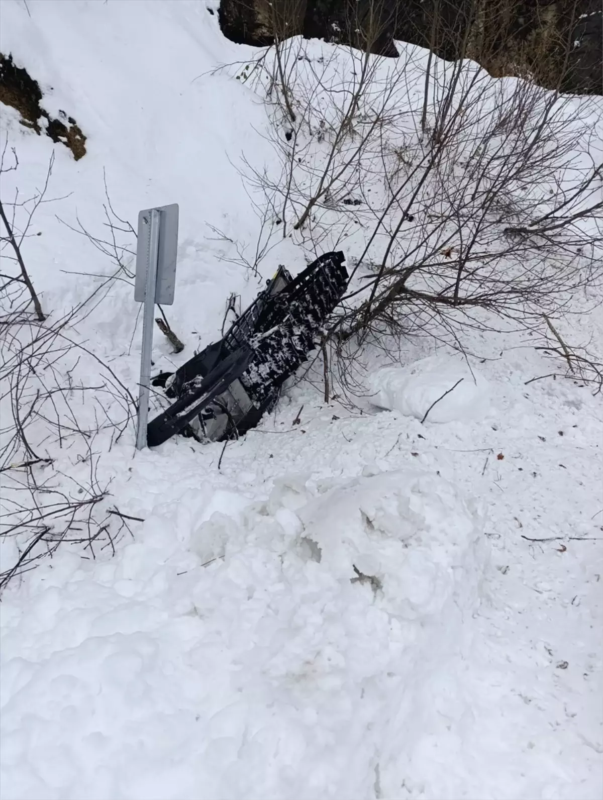 Akçaabat'ta meydana gelen kar motoru kazasında sürücü, hızlı müdahale ile