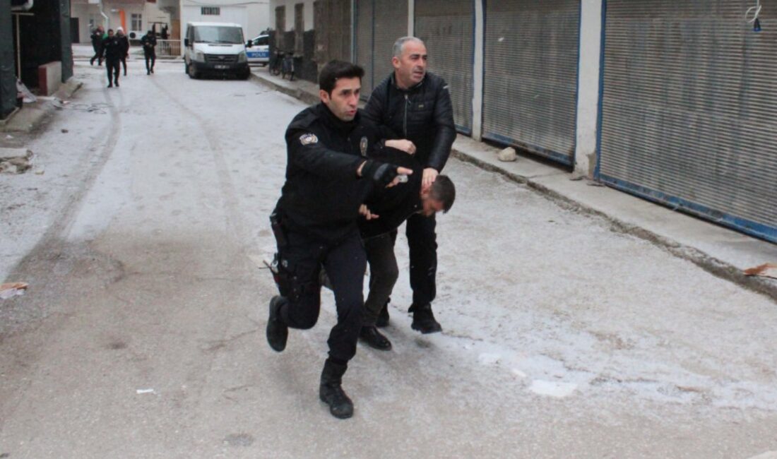 Aksaray'da yaşanan akraba kavgası, tüfekle yaralama olayıyla sonuçlandı. Olayın detayları,