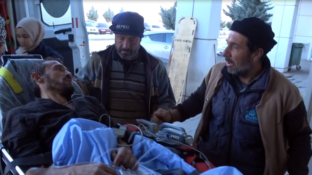 Aksaray'da meydana gelen iş kazasında kalıpçı, elektrik akımına kapılarak ağır