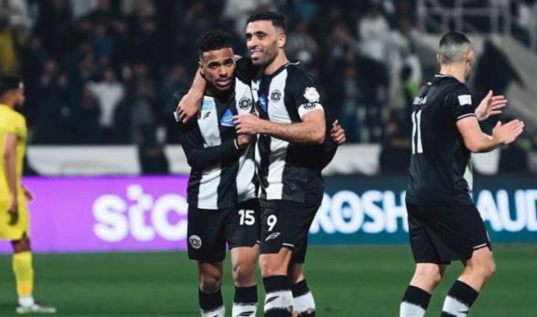 Al Shabab, Al Khaleej'i 5-1 yenerek liderlik için umutlarını sürdürdü.