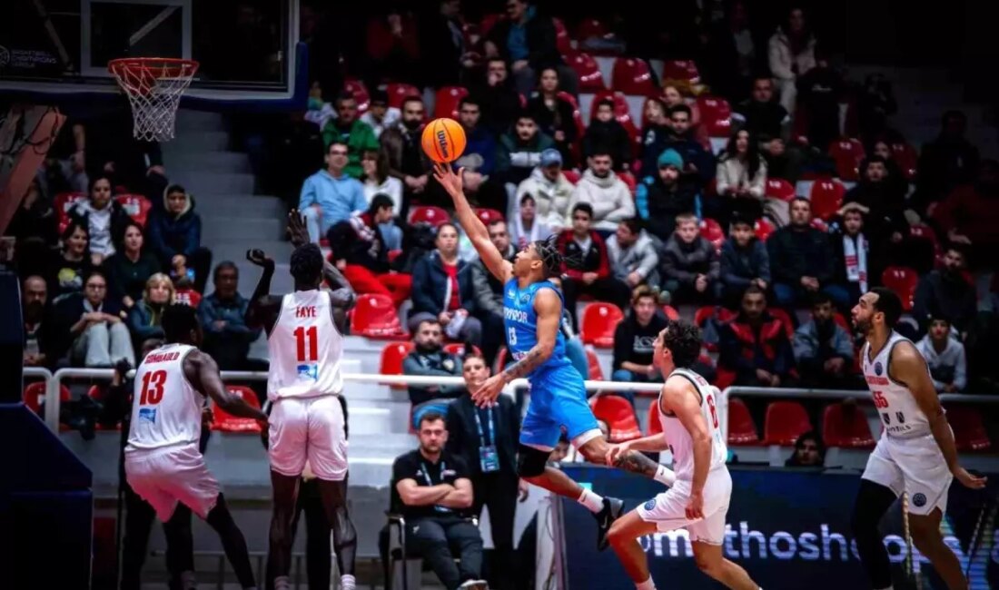 Aliağa Petkimspor, FIBA Şampiyonlar Ligi'nde İtalyan ekibi Reggiana'ya karşı mücadele
