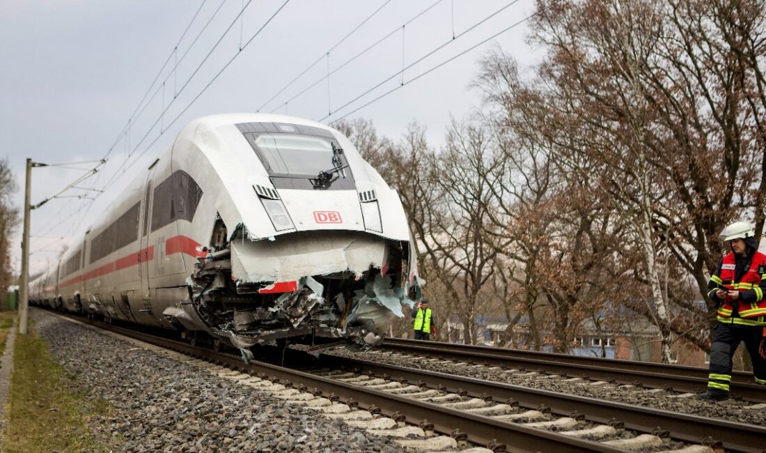 Almanya'da meydana gelen tren kazasında 1 kişi hayatını kaybetti, 25